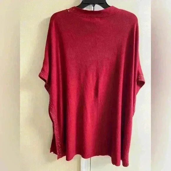 Victoria Collection New York dark red poncho knit silver studded One size NWT - Picture 6 of 10